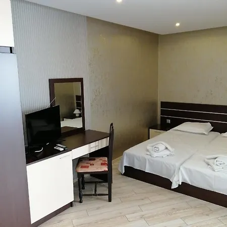 Elysium Aparthotel *